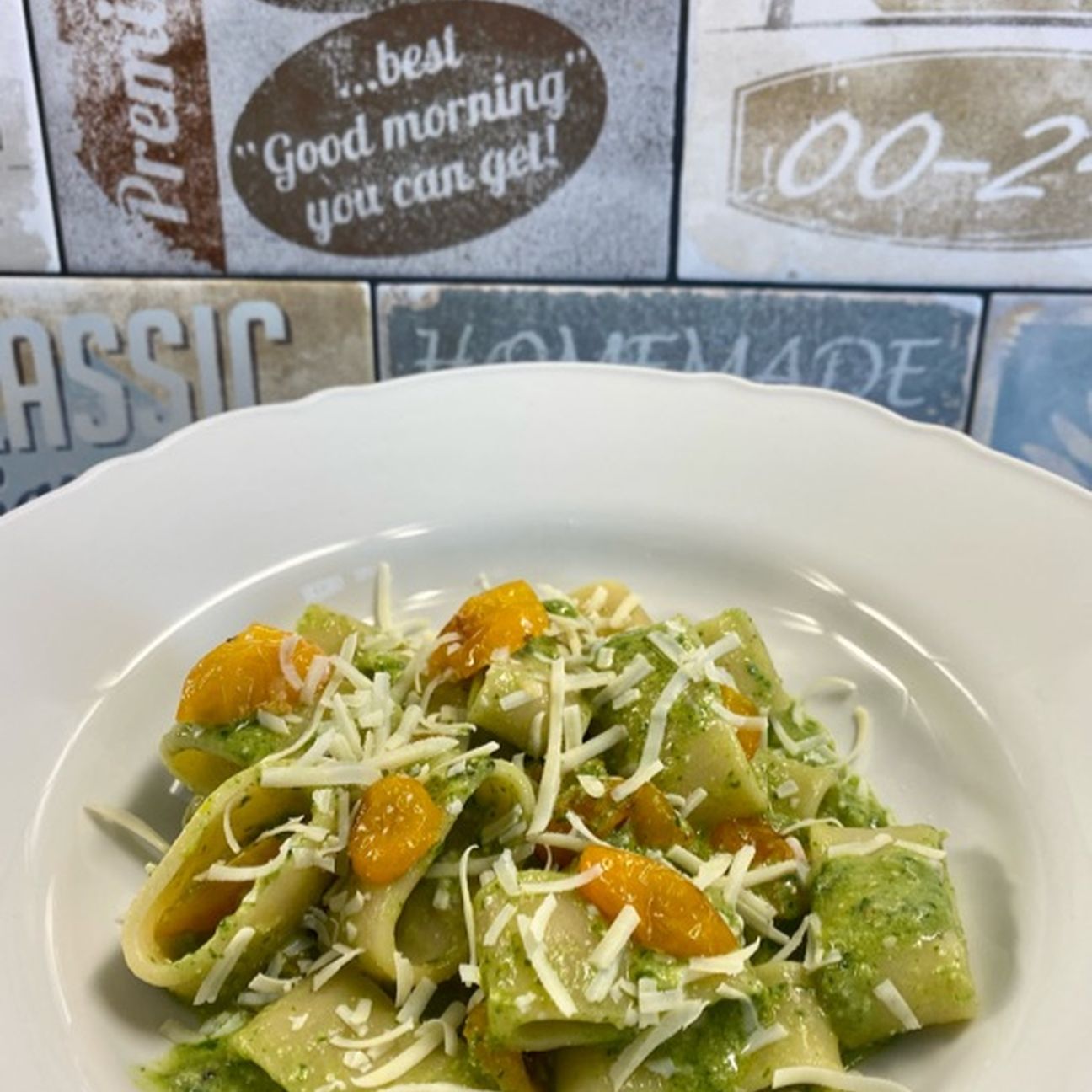 Pesto di rucola e datterini gialli!