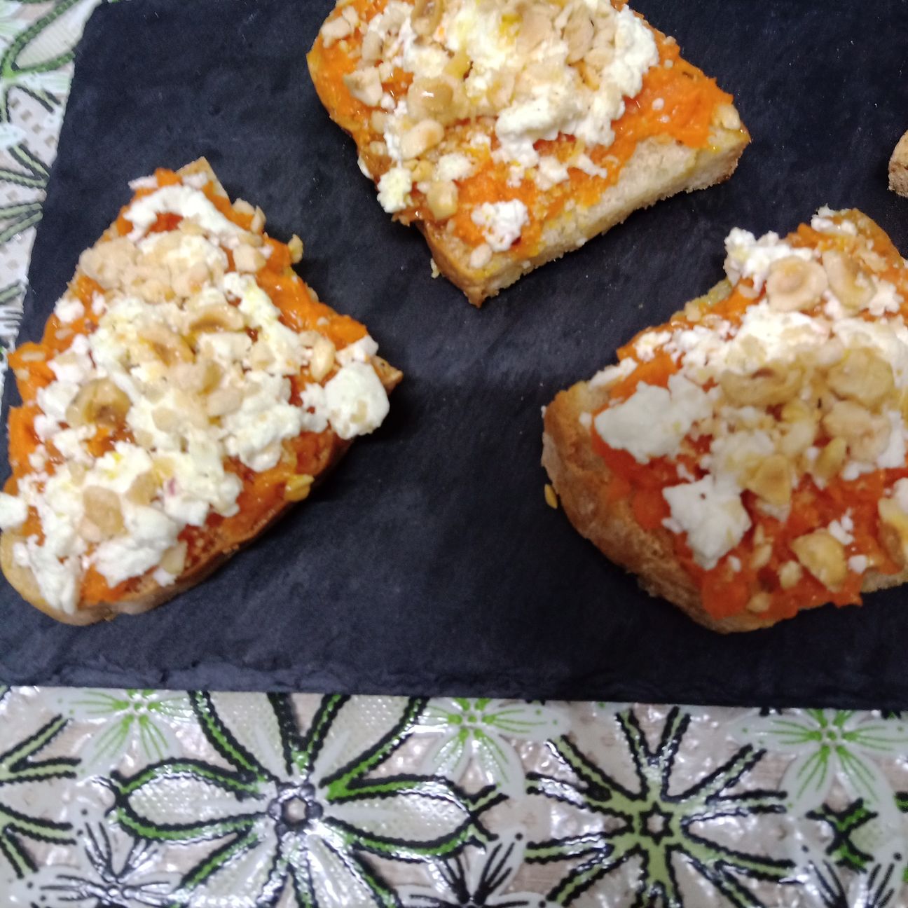 Bruschetta zucca e feta