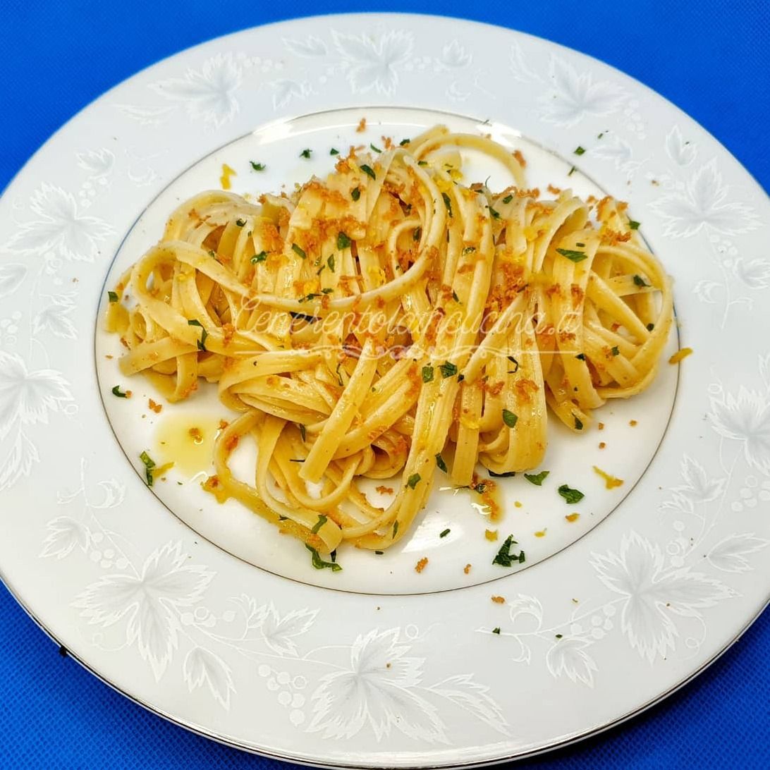 Linguine con bottarga e limone.