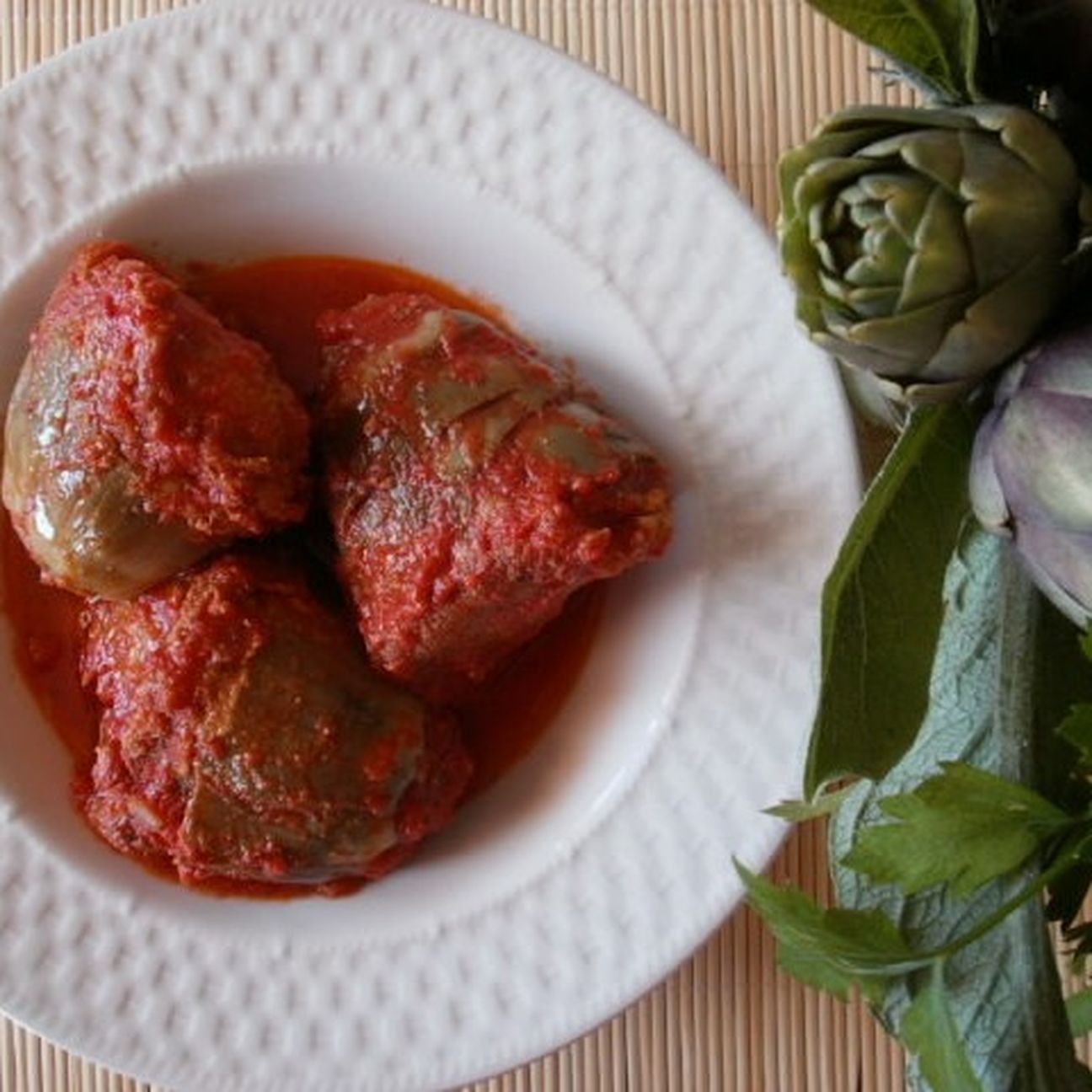 Carciofi ripieni al sugo