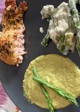 Ricetta Salmone con fantasia di asparagi