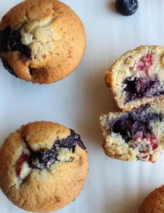 Ricetta Muffin fragole e mirtilli di Aliscookery