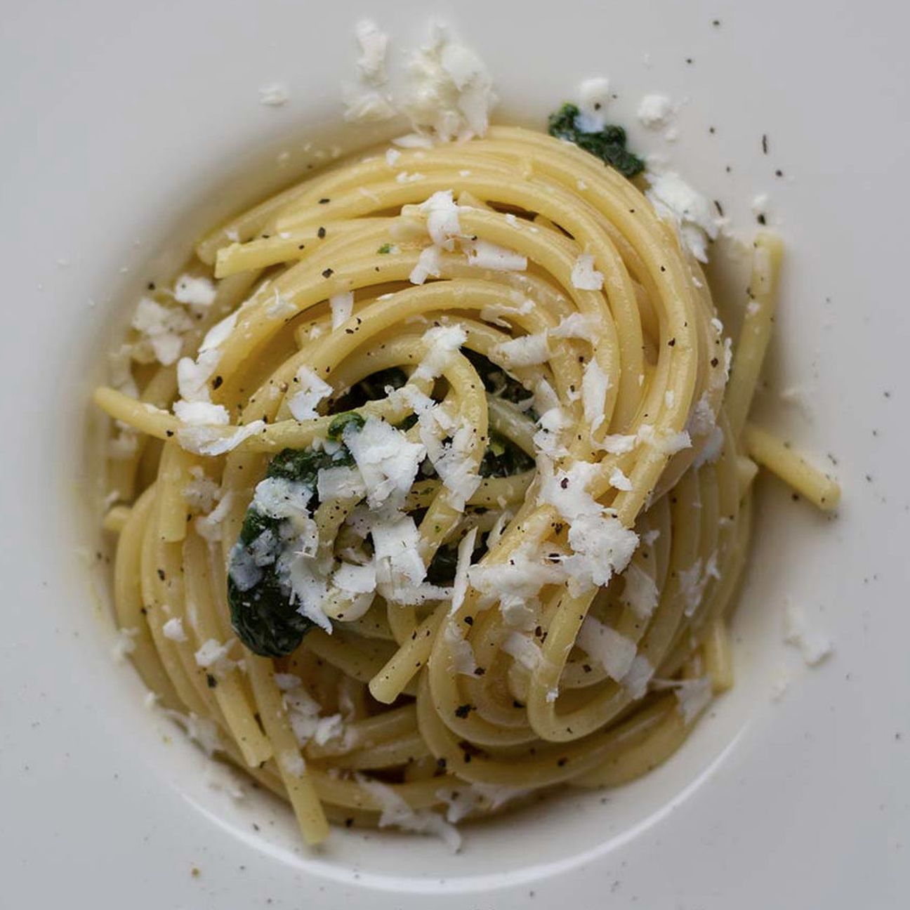 Carbonara vegetariana di cime di rapa
