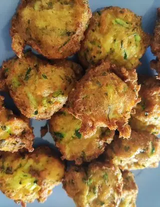 Ricetta Frittelle di pane e zucchine di cucinaconzemy