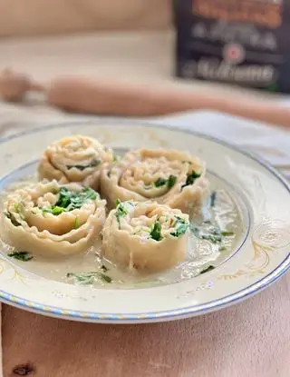 Ricetta ROSE di PASTA RIPIENA RICOTTA & RUCOLA in crema di Cardi di mara_healthy_fit