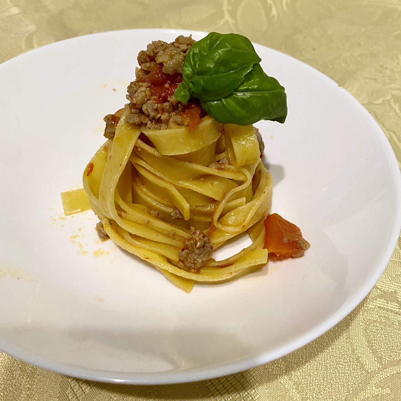 Tagliatelle pomodorini salsiccia e peperone