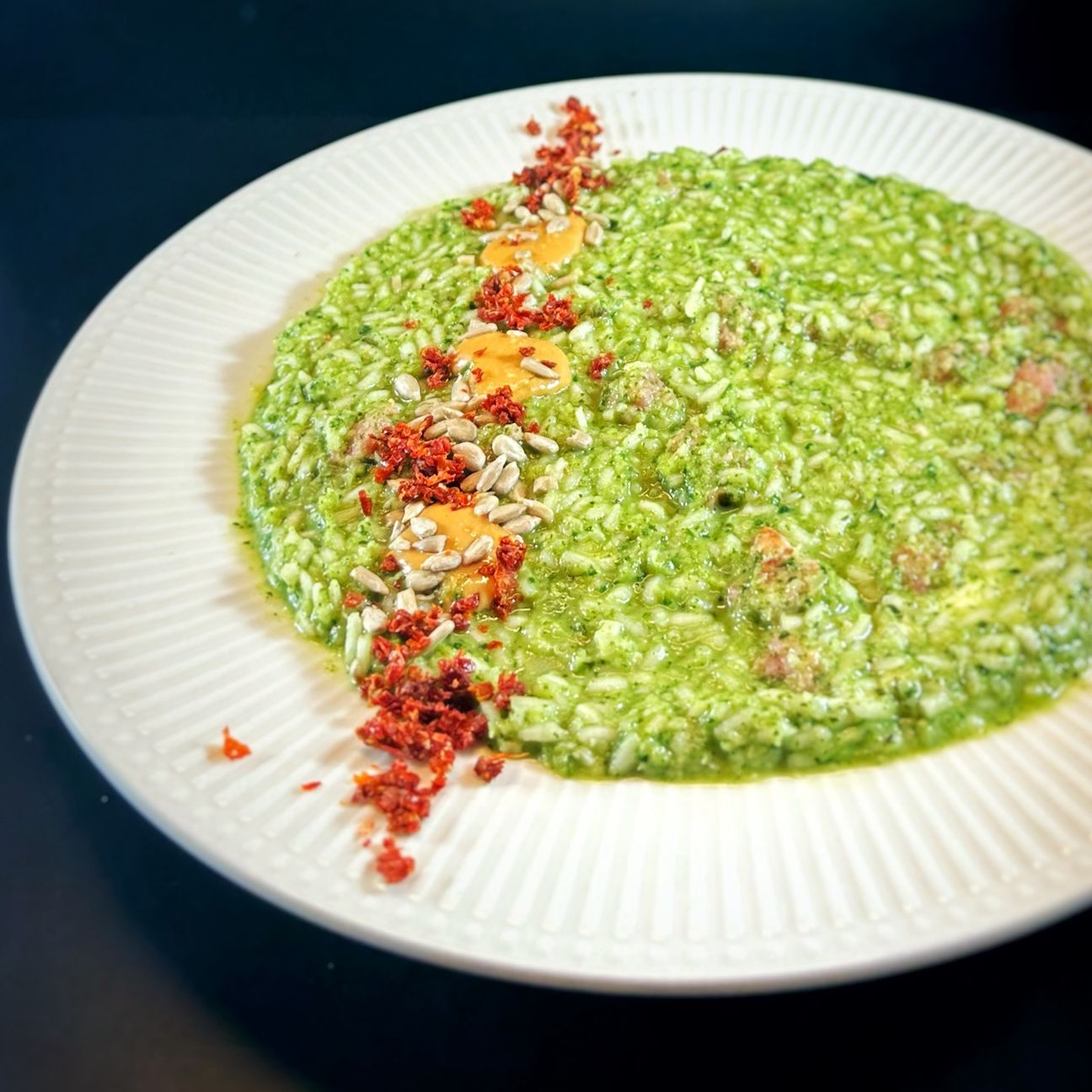 Risotto con Crema di Catalogna, Salsiccia e Crema di Arachidi