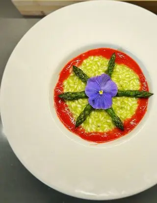 Ricetta Risotto con Crema di Asparagi, Gorgonzola e Crema di Fragole! di renacooking