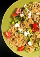 Ricetta Farfalle Integrali Bio con Pomodorini, Avocado, Broccoli, Formaggio Feta e Tonno