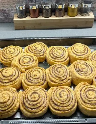 Ricetta Deliziosi Cinnamon Rolls (Rotoli alla Cannella) di renacooking