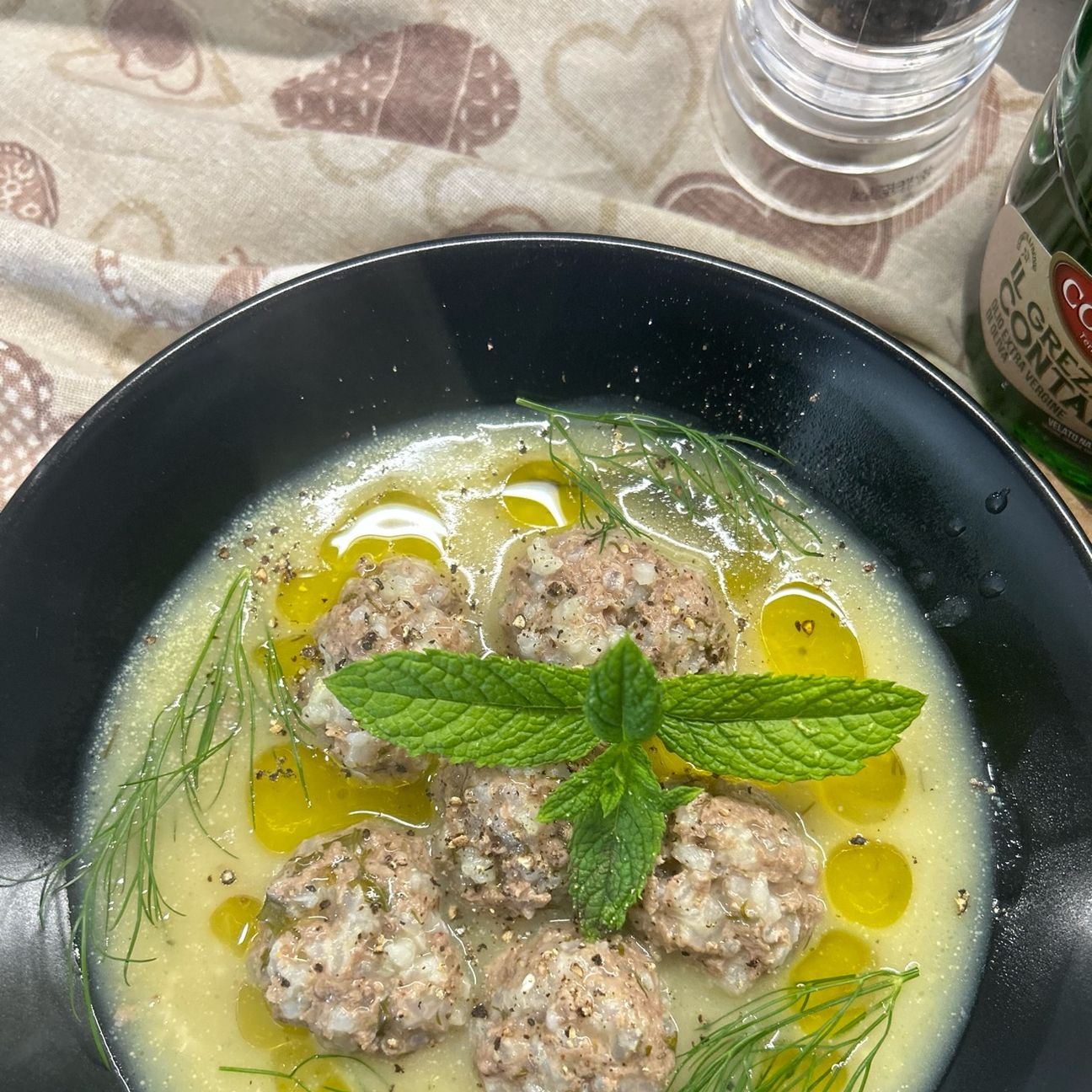 Giouvarlakia - Polpette di carne macinata, riso ed erbe aromatiche in salsa Avgolemono