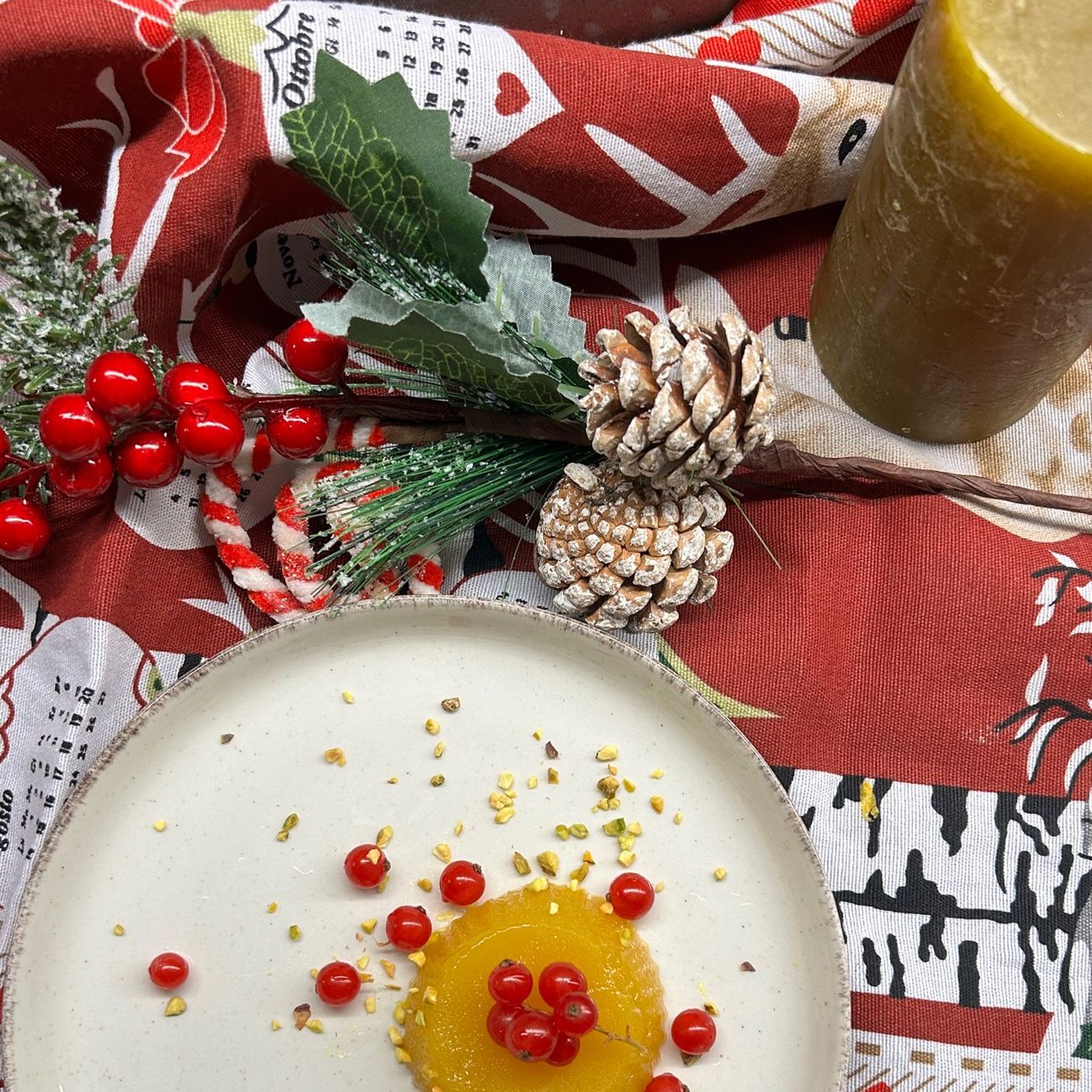 GELO DI LIMONE con ZAFFERANO, RIBES e PISTACCHI