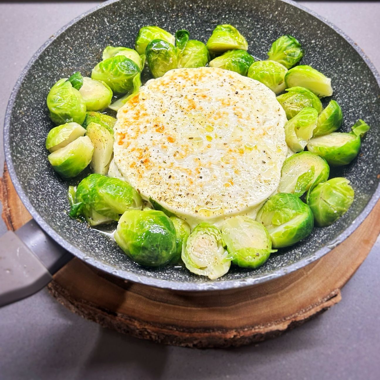 Formaggio Linea Osella Saltato con Broccoletti di Bruxelles