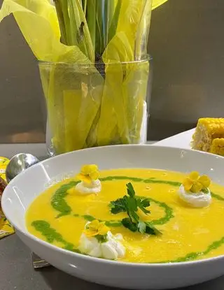 Ricetta Vellutata di Mais con Gocce di Ricotta e Crema di Prezzemolo di renacooking