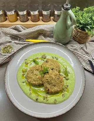 Ricetta POLPETTE di Broccoli su Crema Avvolgente di renacooking