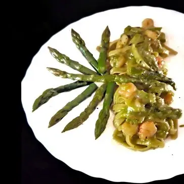 Ricetta Fettuccine asparagi e gamberetti di pinakitchen