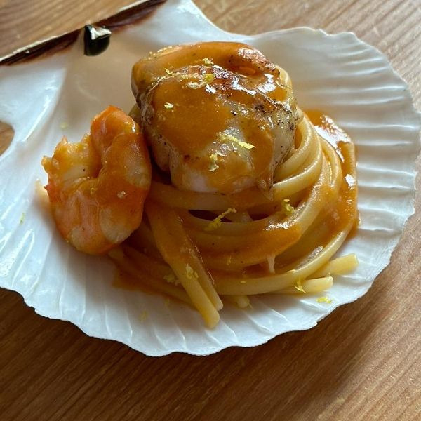 NataleAltaCucina linguine con capesante e bisque di scampi e gamberi