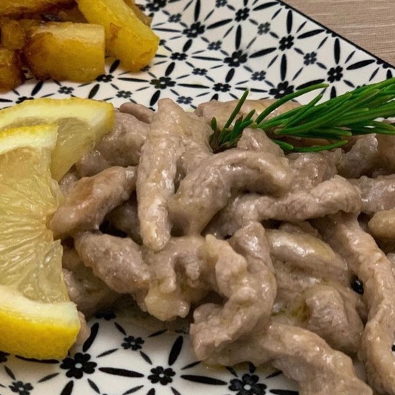 STRACCETTI DI VITELLO AL LIMONE.