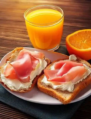 Ricetta Pane tostato con formaggio spalmabile e affettato di pasquale_capuano