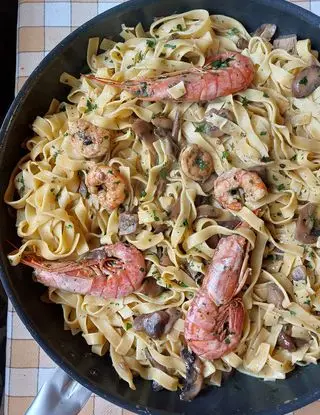 Ricetta Fettuccine con funghi e gamberi di limpiattatore
