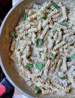 Ricetta Pasta con Pesto di Melanzane di limpiattatore