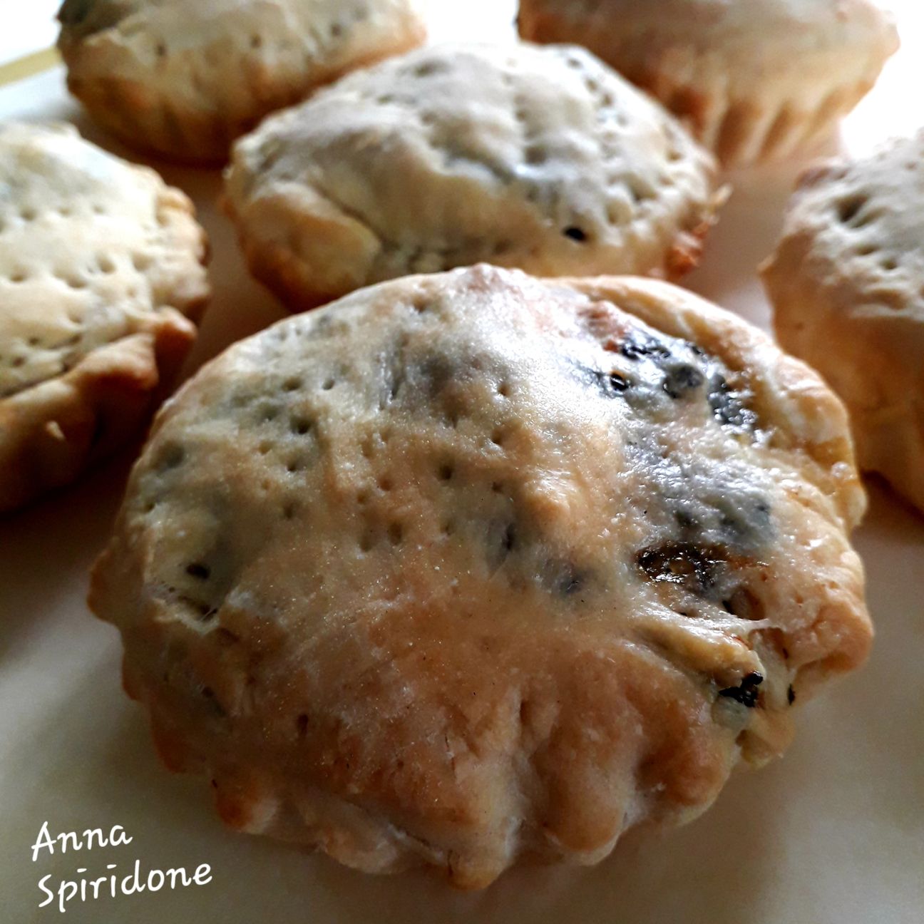 Mine pizzette di friarielli e salsiccia