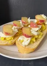 Ricetta Bruschettina salata e dolce