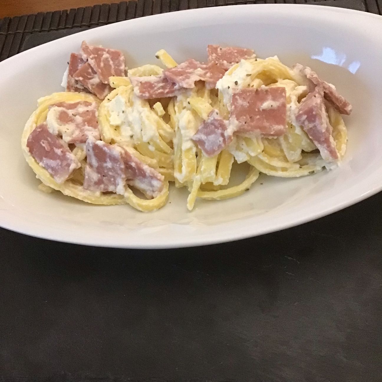 Fettuccine mortadella e stracciatella