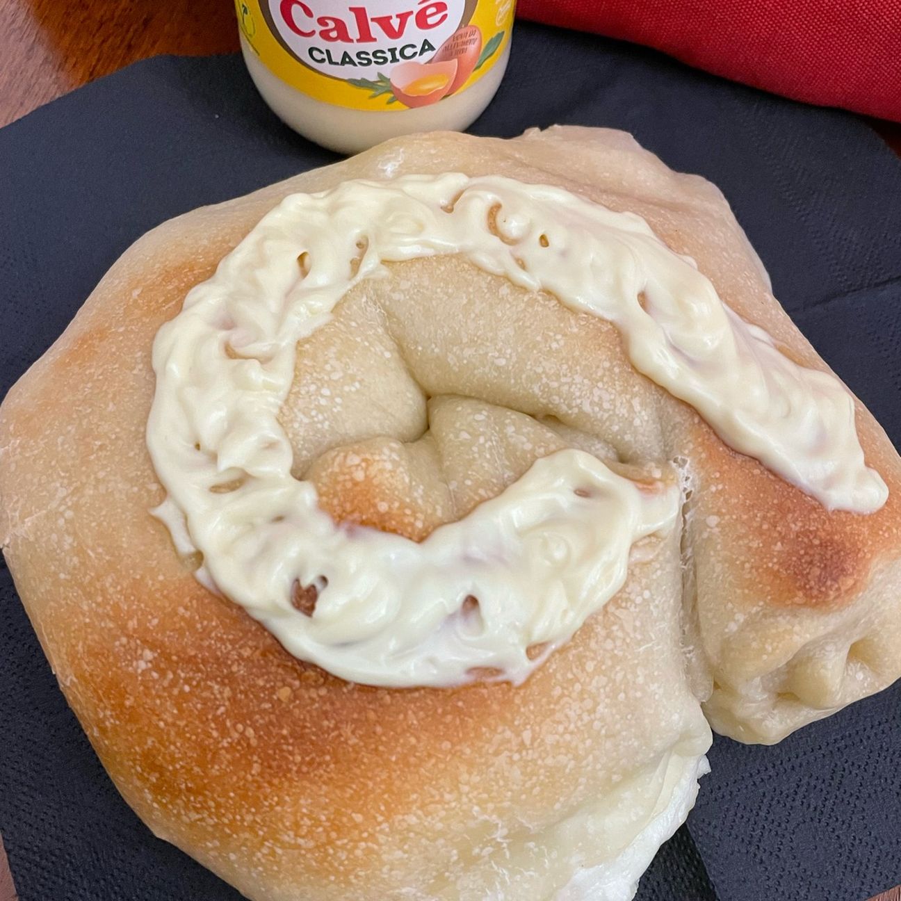 CHIOCCIOLA DI ROTOLO PER PIZZA FARCITA CON FORMAGGI E MAIONESE CALVE