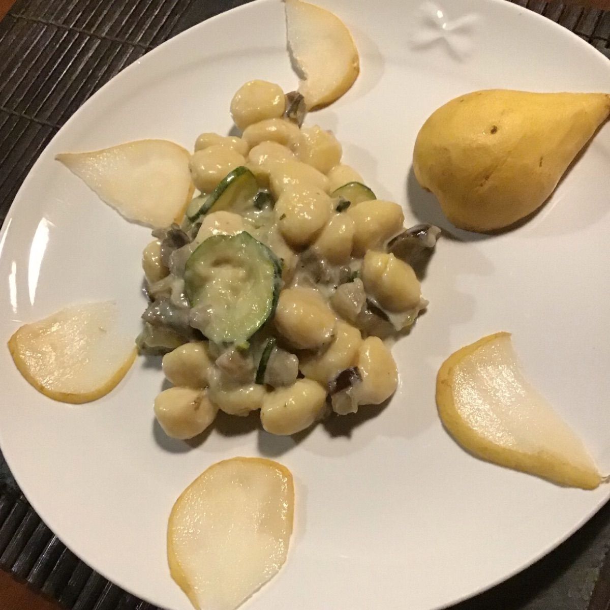 GNOCCHETTI DI PATATE con ZUCCHINE,MELANZANE,PERE,BESCIAMELLA