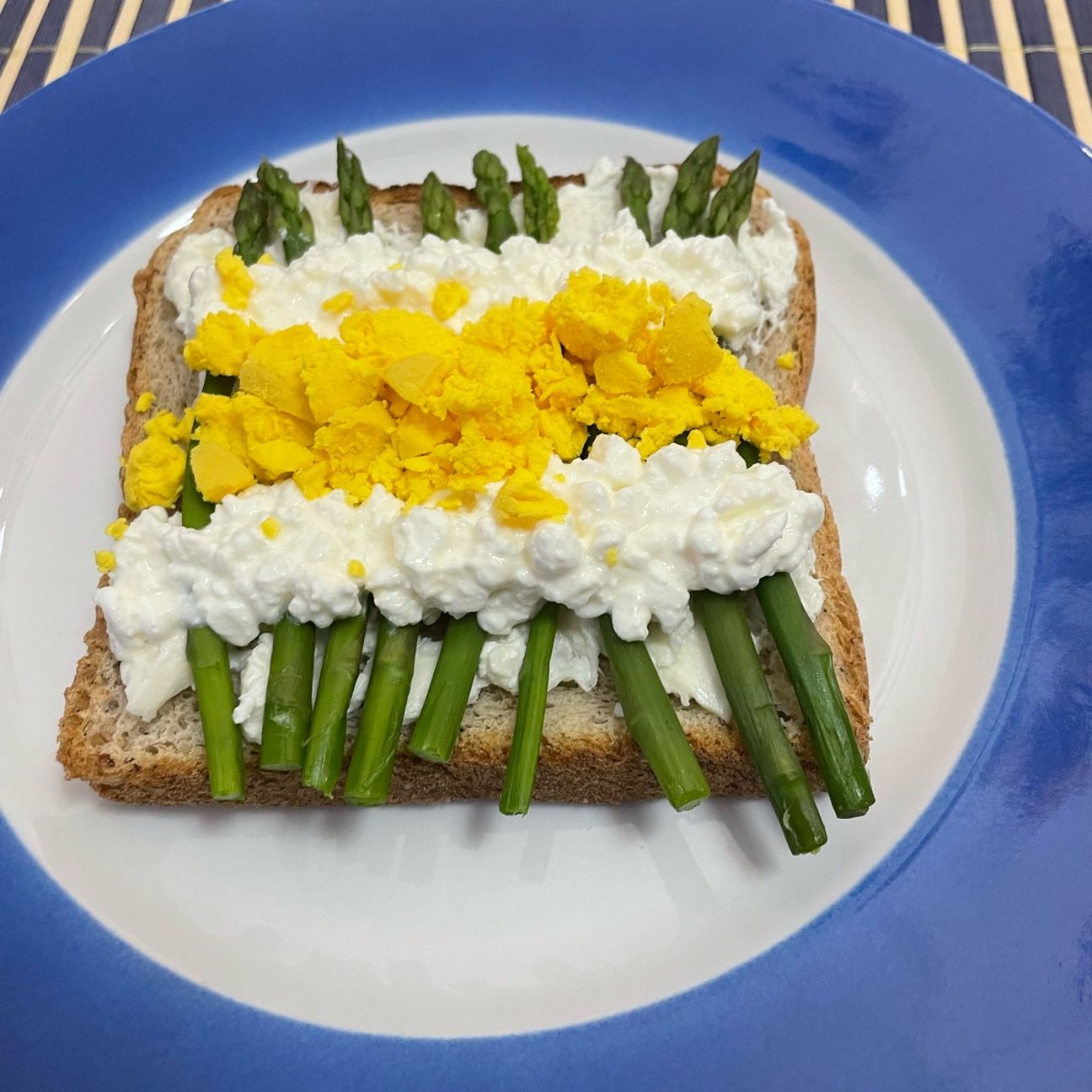 PANE ASPARAGINE E FORMAGGIO
