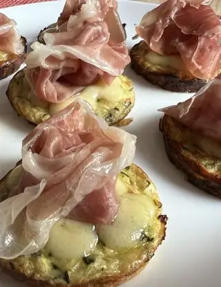 Ricetta Tortine di zucchine con fontina e prosciutto crudo  di in.cucina.con.mirella