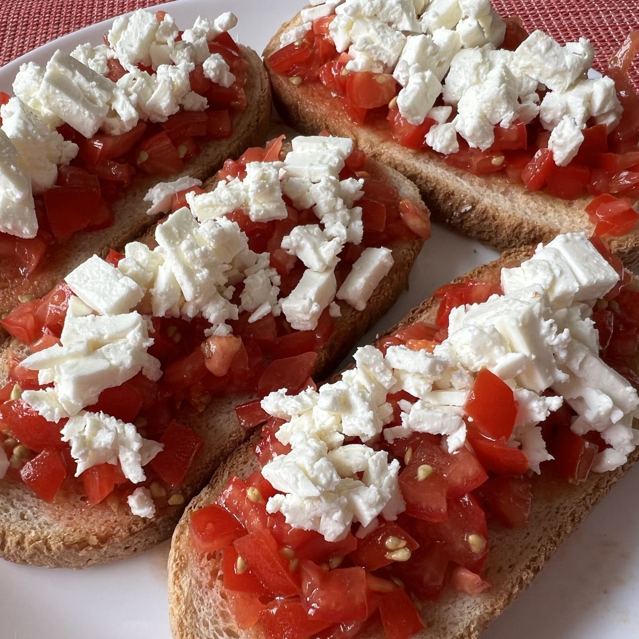 Bruschette pomodorini e feta