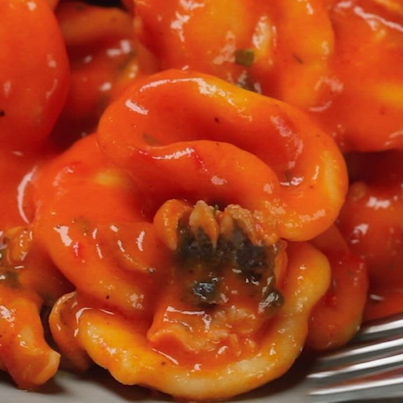 Orecchiette alla crema di peperoni con seppie