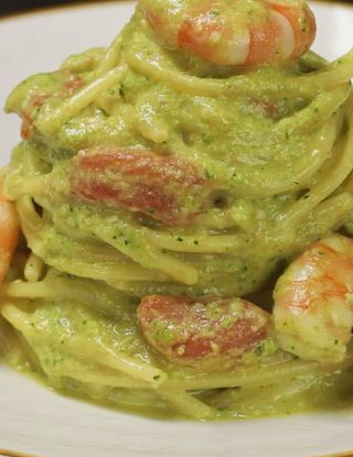 Spaghetti Con Pesto Di Zucchine, Gamberi E Pomodorini - Al.ta Cucina ...