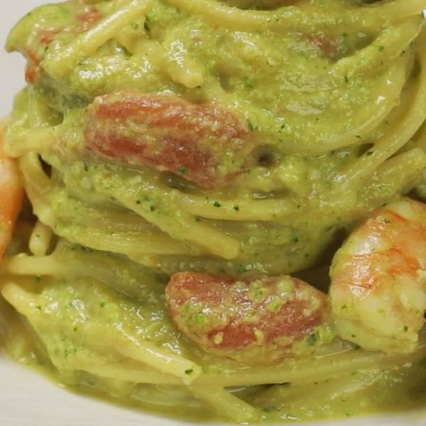 Spaghetti Con Pesto Di Zucchine, Gamberi E Pomodorini - Al.Ta Cucina ...