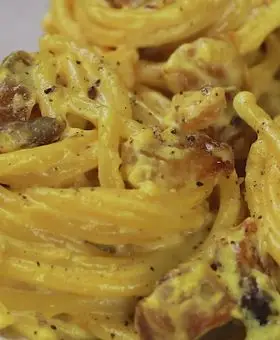 Ricetta Spaghettoni alla crema di ricotta e zafferano con guanciale croccante di altacucina