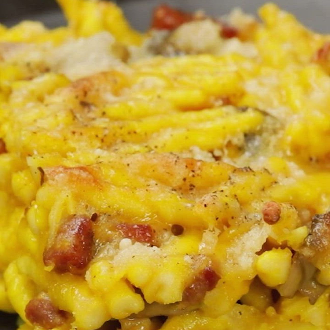 Trofie al forno con crema di zafferano, funghi e pancetta