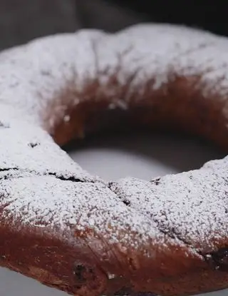 Ricetta Ciambella di panbrioche al cacao ripiena di nutella e nocciole di altacucina