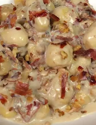 Ricetta Gnocchi con crema di gorgonzola, speck e noci di altacucina