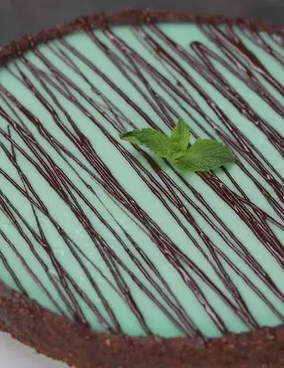 Ricetta Crostata senza cottura alla menta e cioccolato di altacucina