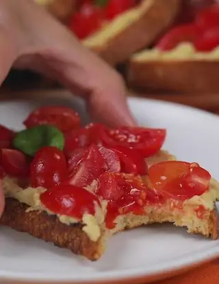 Ricetta Bruschette con crema di ceci e pomodorini di alcenerobiologico