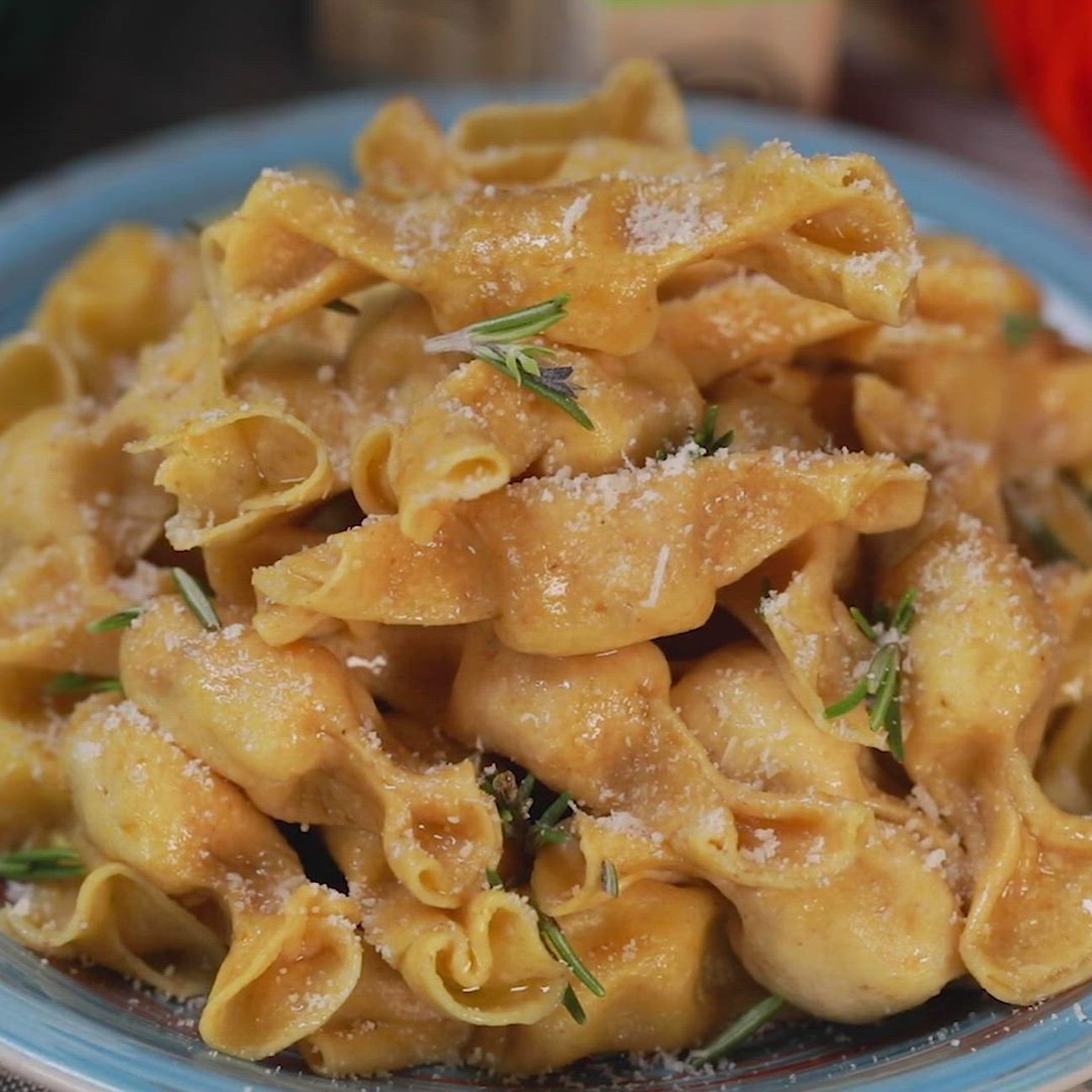 Caramelle di pasta alla zucca ripiene di merluzzo