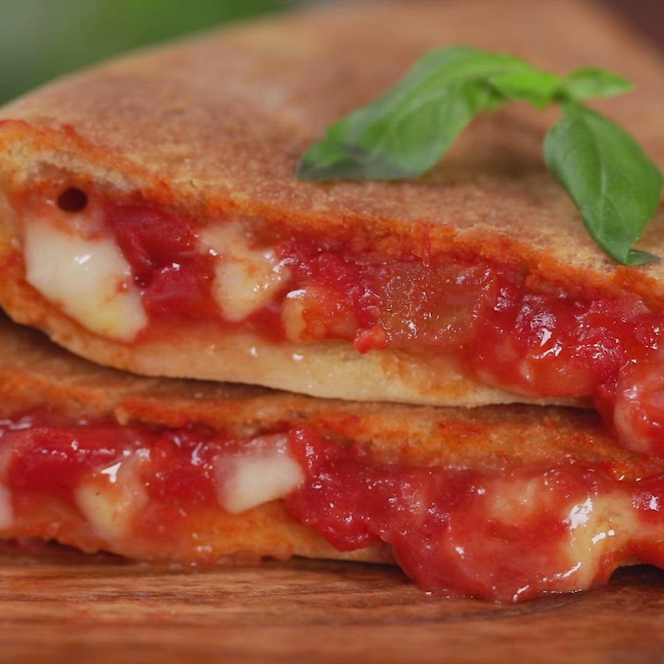 Focaccia in padella alla pizzaiola