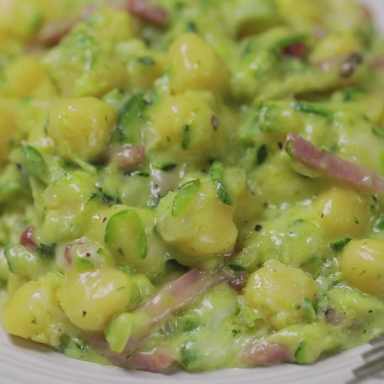 Gnocchetti con zucchine, speck, mascarpone e scamorza