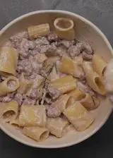 Ricetta Paccheri alla crema di parmigiano, salsiccia e rosmarino