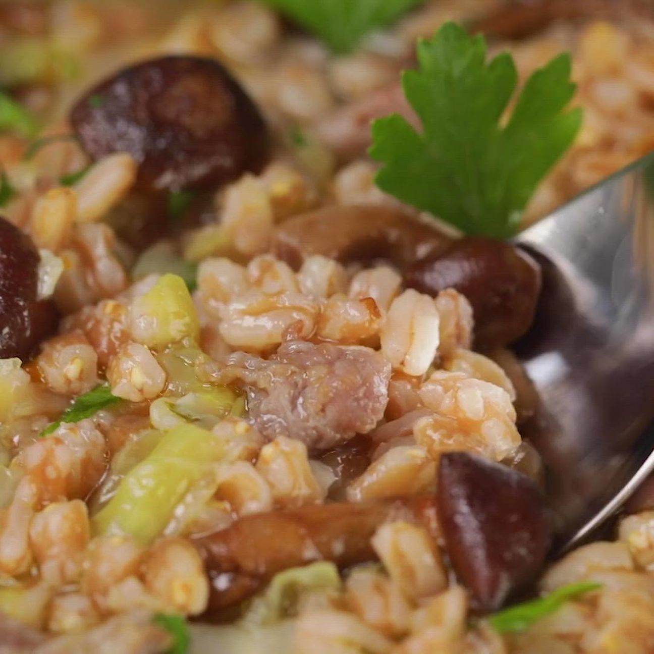 Zuppa di Farro con salsiccia, funghi e verza