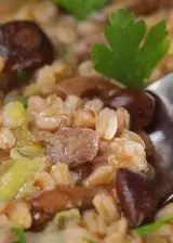 Ricetta Zuppa di Farro con salsiccia, funghi e verza