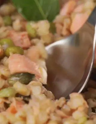 Ricetta Orzotto con salmone all'arancia, piselli e semi di zucca di altacucina