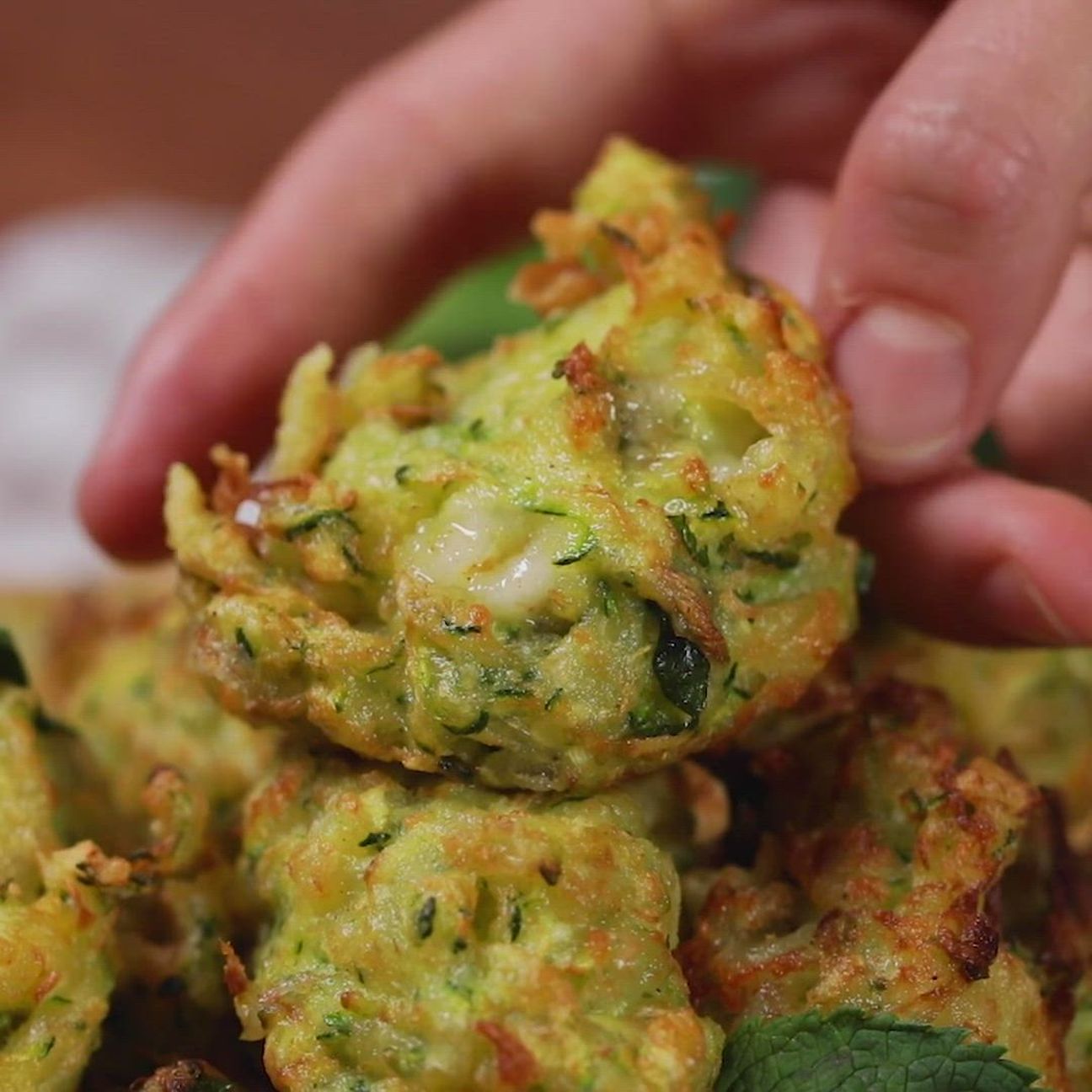 Frittelle di zucchine e mozzarella